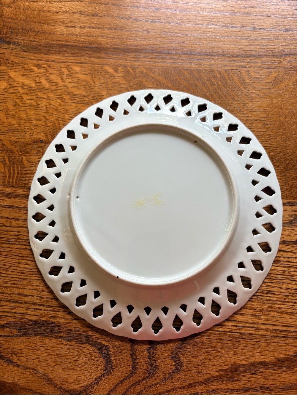 Vintage Lace Edge Berggren Christmas Plate with Tree and Children- Swedish - Picture 4 of 10